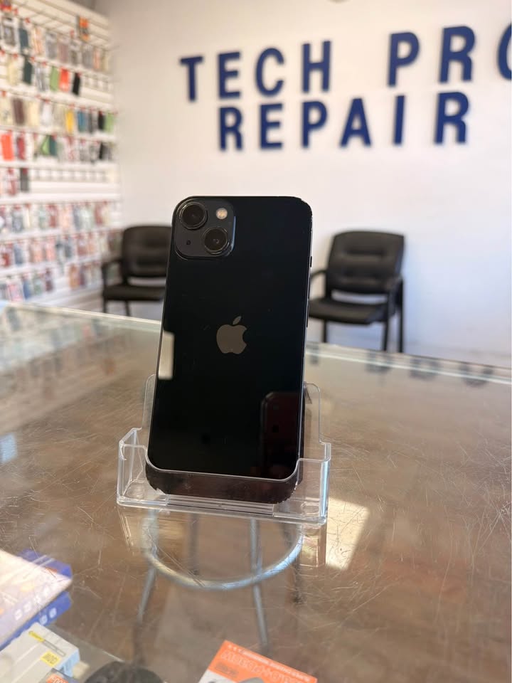 iPhone 13 128GB — Unlocked