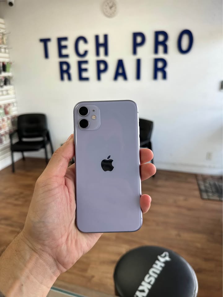 iPhone 11 64GB — Unlocked