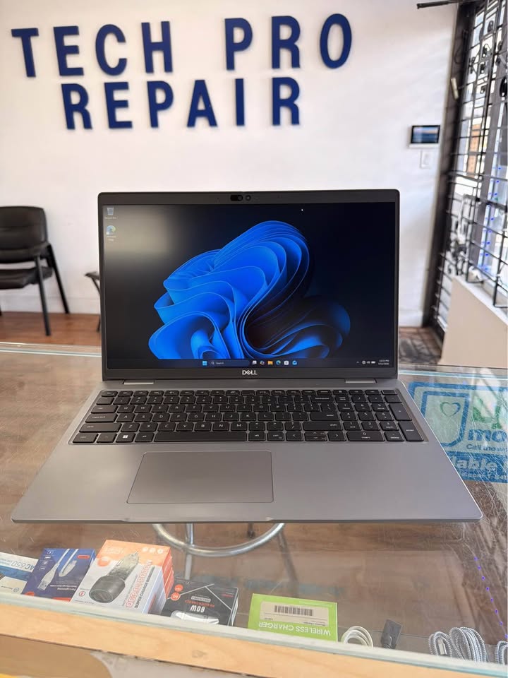 Dell 5540 Laptop — 13th Gen Core i5
